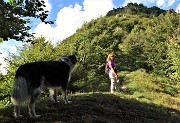 27 Strappo finale in decisa e ripida salita verso la Croce del Monte Castello